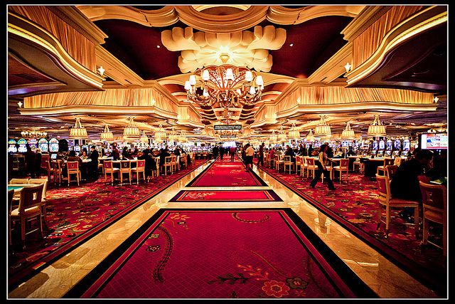 Revo Casino آن لائن کیسینو میں اصل گیمز